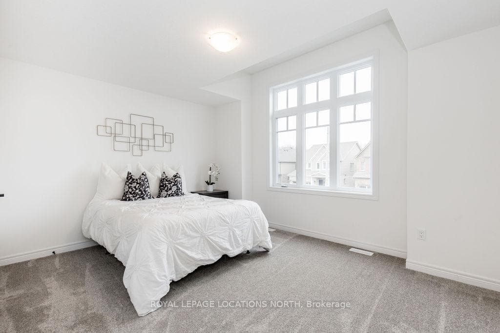 111 Plewes Drive photo 31