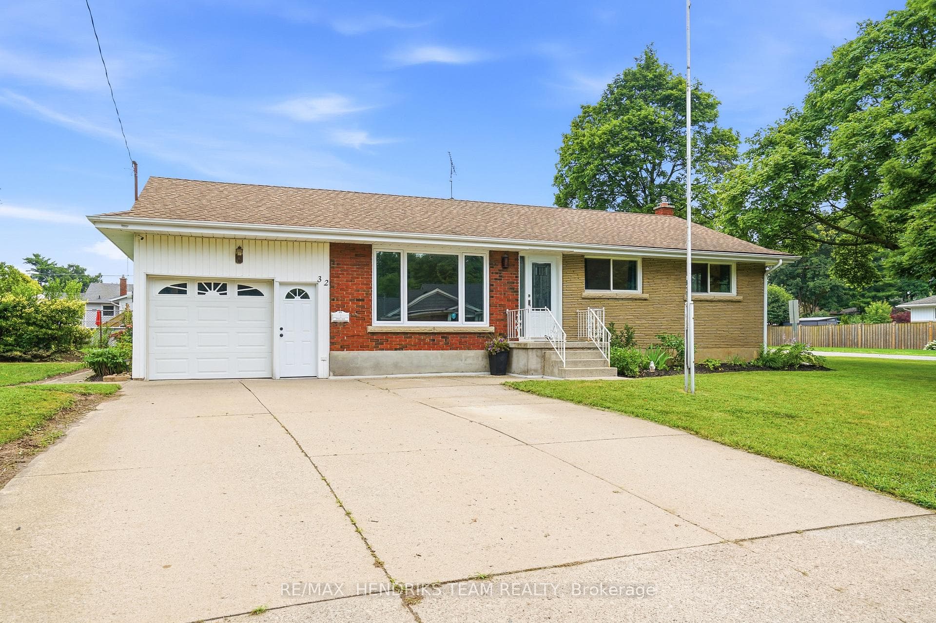 32 Hanson Drive photo 2