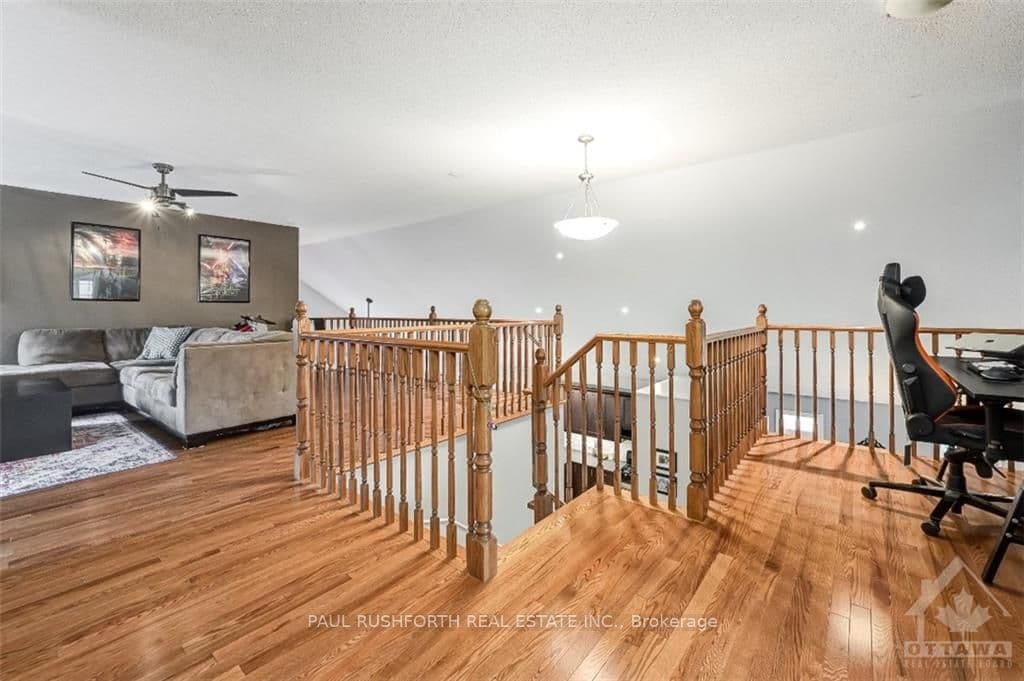 197 BONNYLEY Crescent photo 20