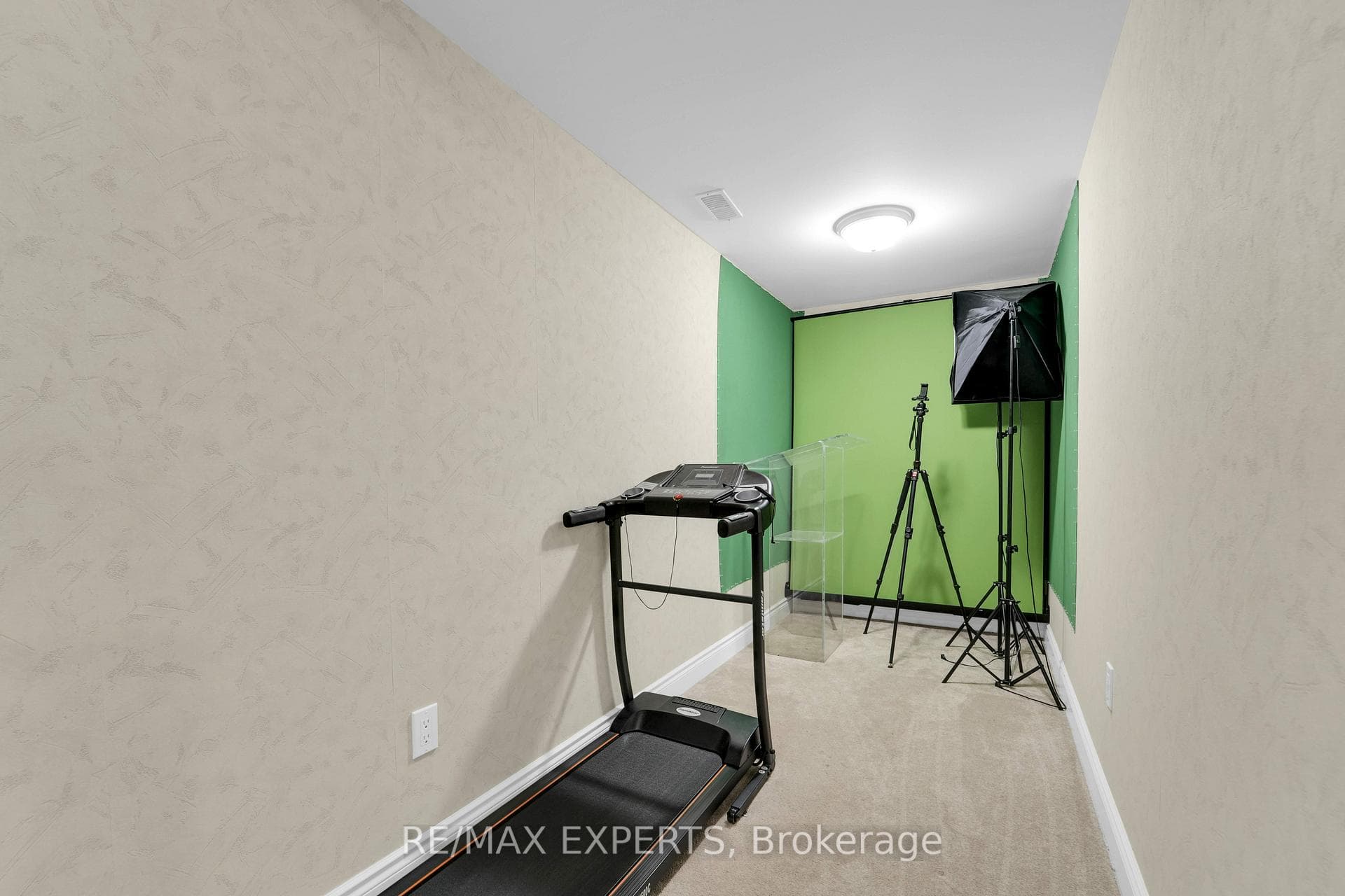 6 Mack Clement Lane photo 28