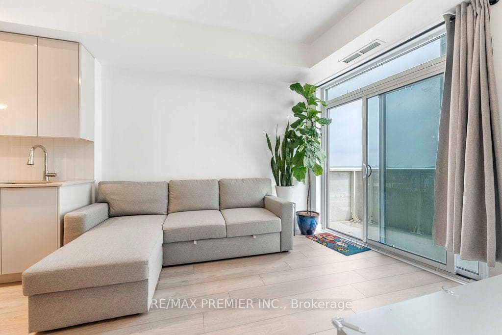 10 Abeja Street Unit 816 photo 8