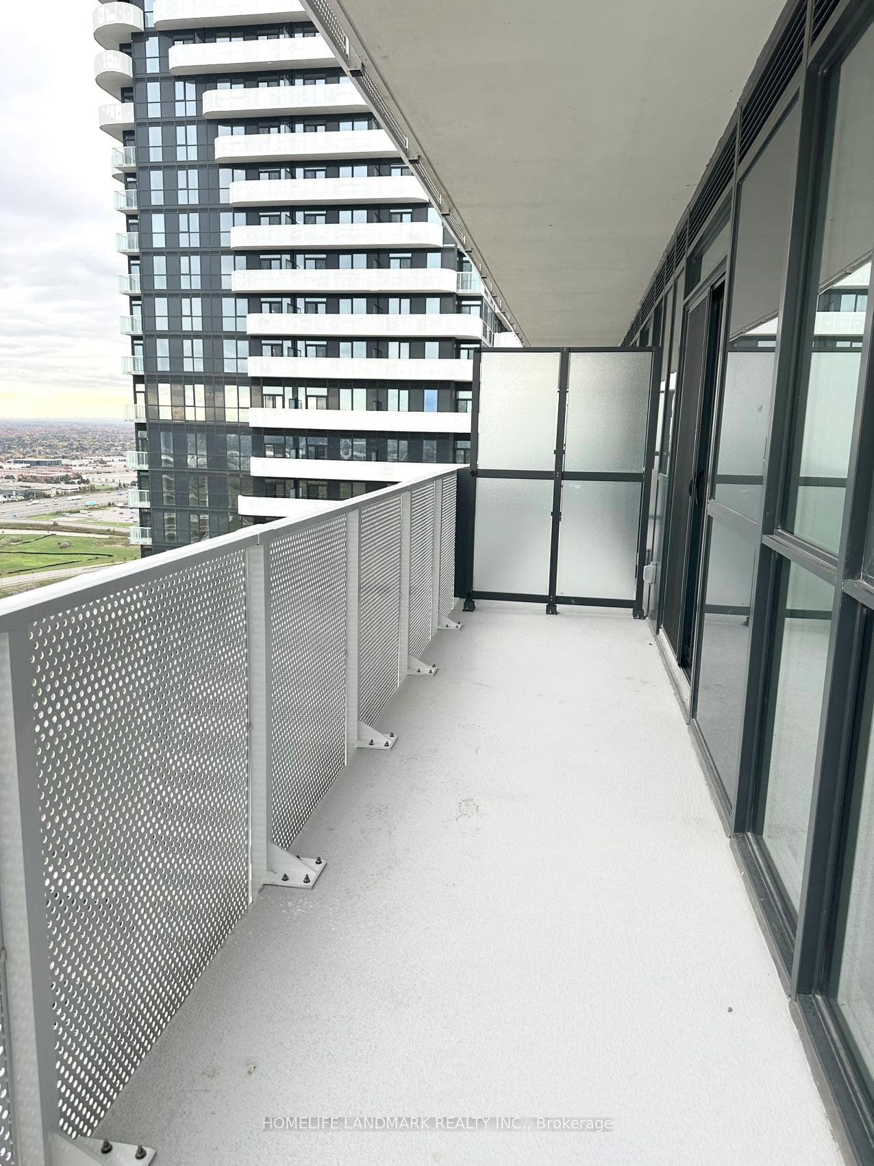 28 Interchange Way Unit 3815 photo 20