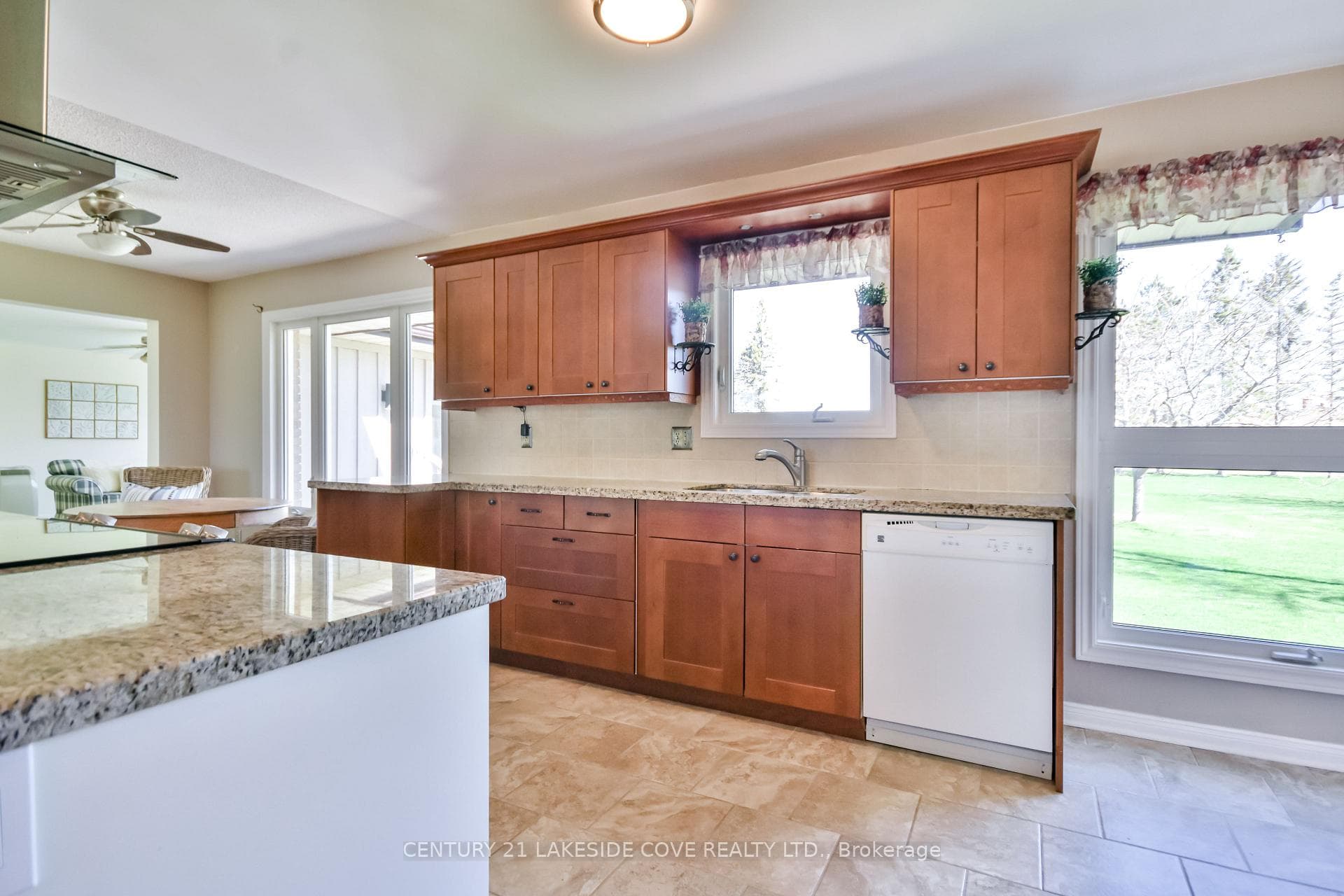 121 Bayshore Drive photo 10