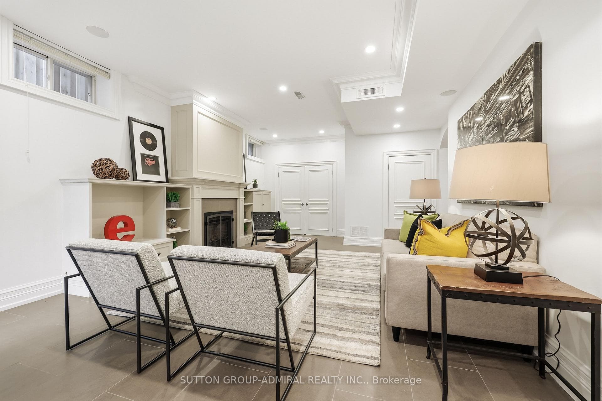 568 Fairlawn Avenue photo 41