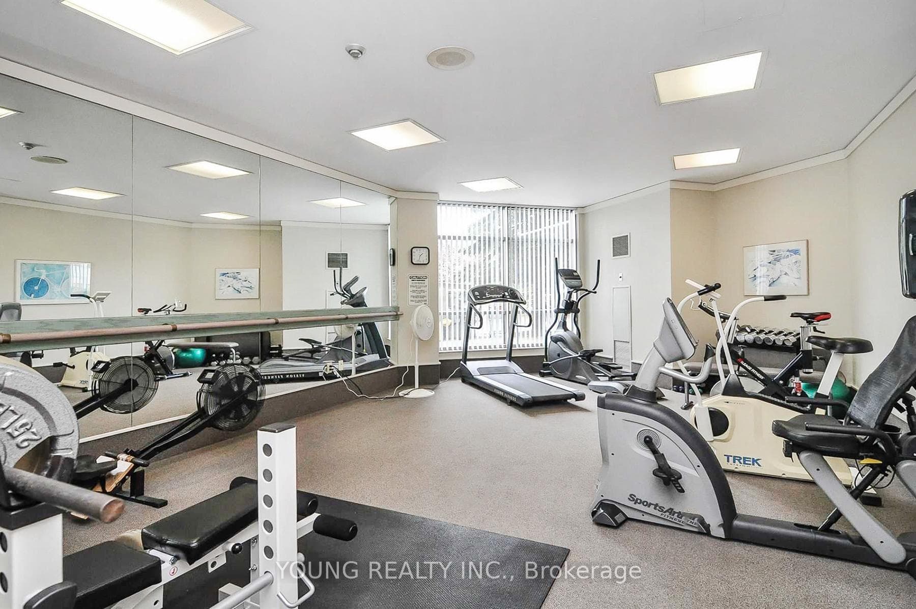 712 Rossland Road Unit 305 photo 37