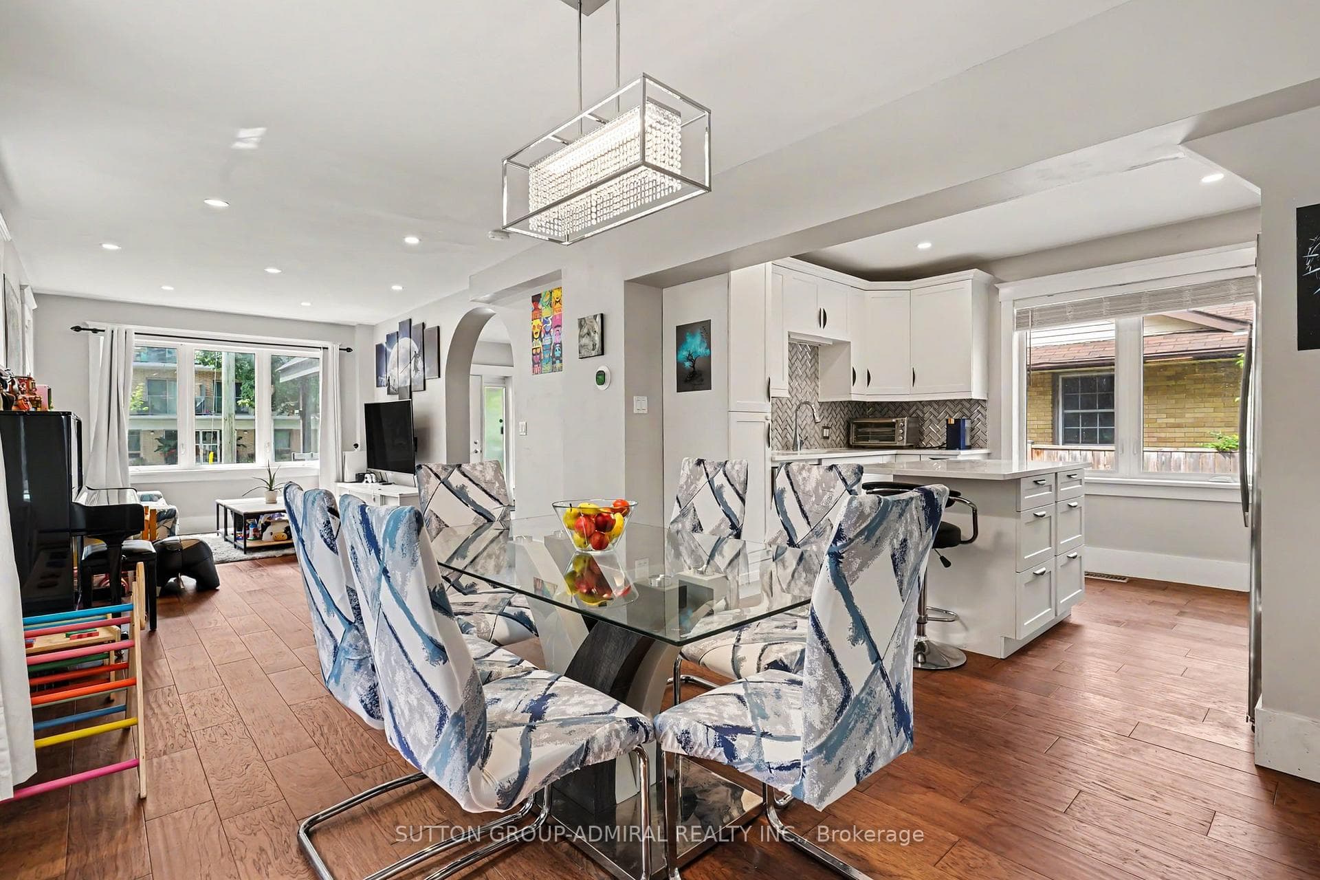 406 Stirling Avenue photo 6