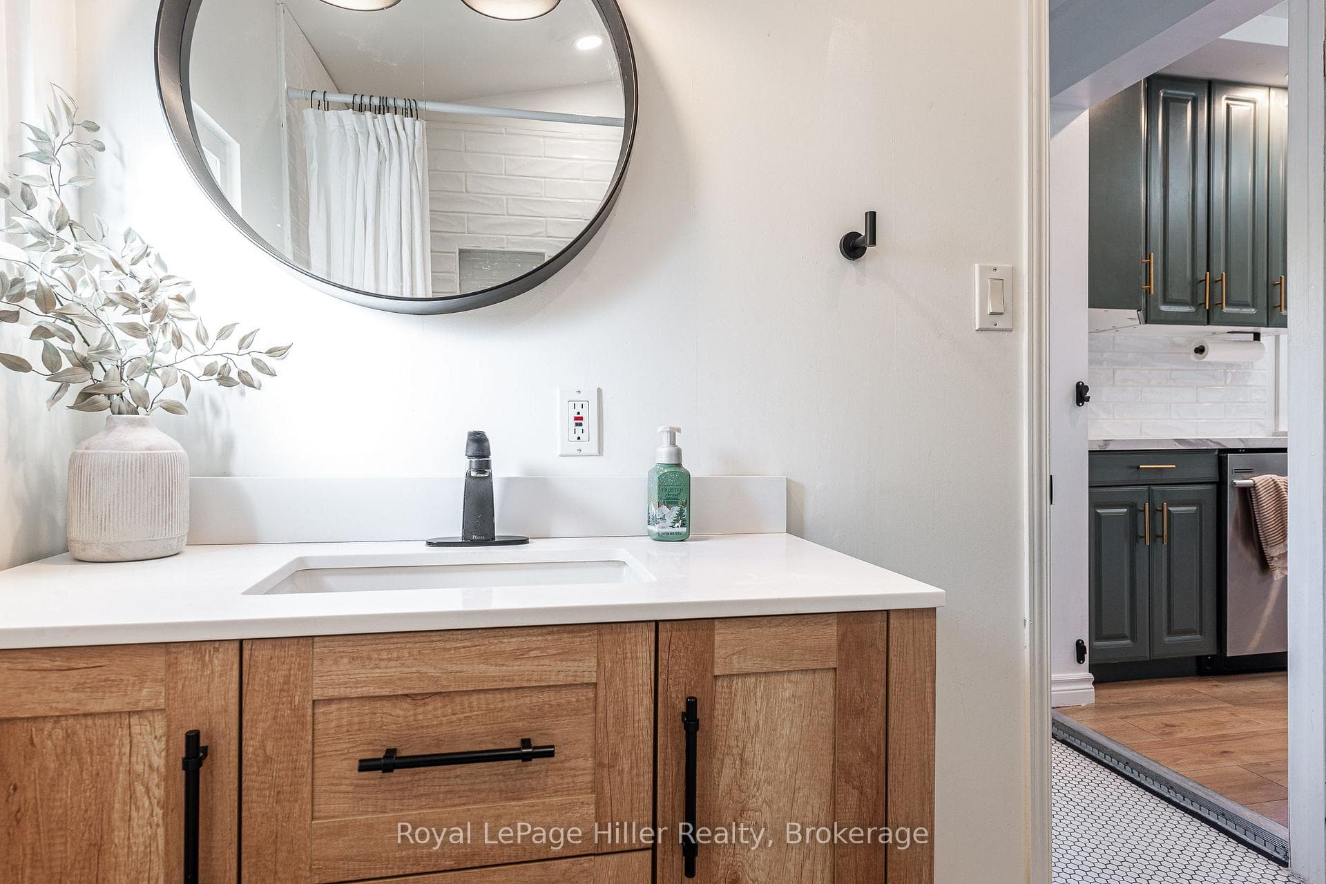 248 Romeo Street photo 23