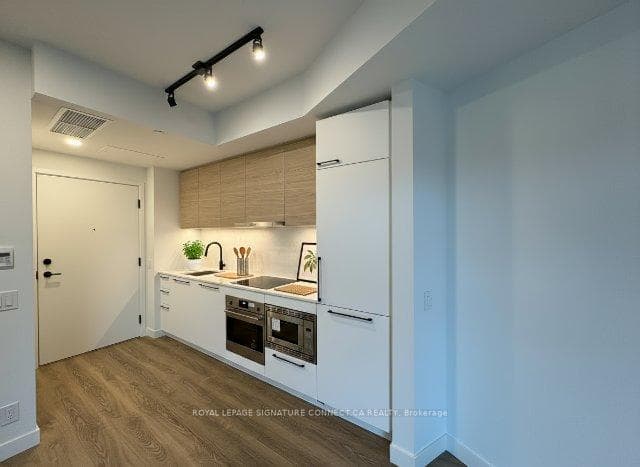1050 Eastern Avenue Unit 1401 photo 4