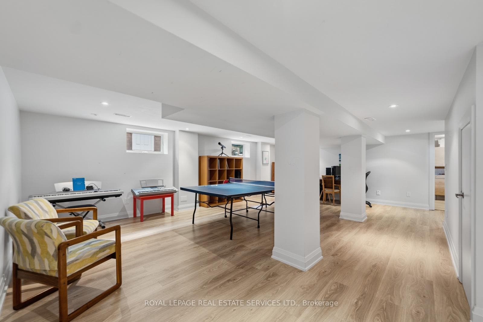 8 Firwood Crescent photo 36