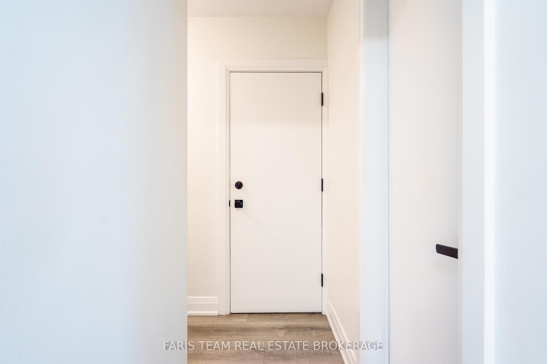 267 Lakeshore Road photo 22