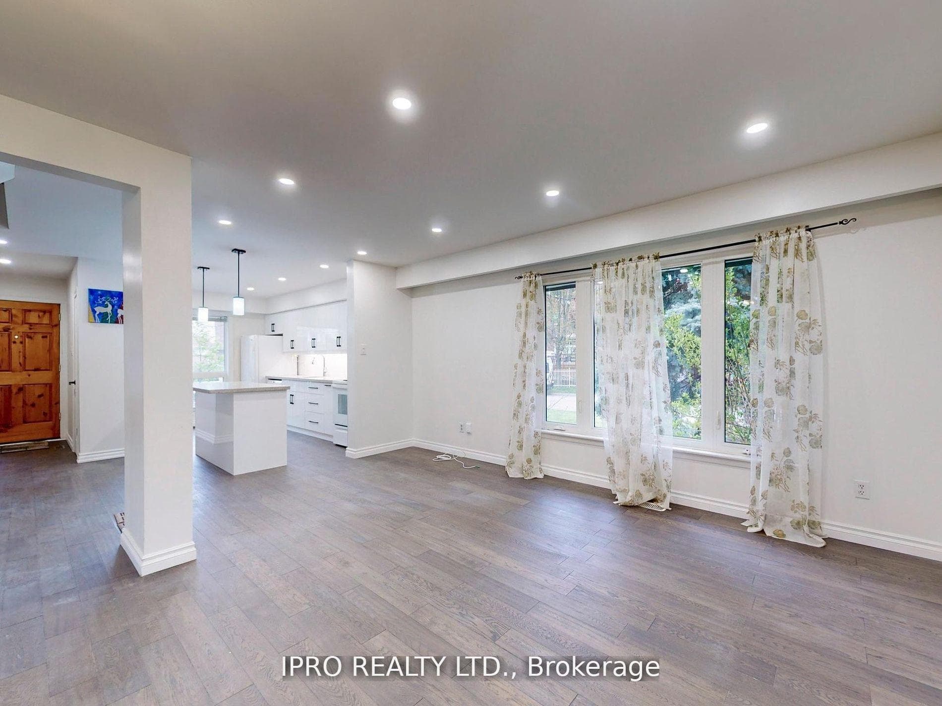 25 Ivanic Court photo 4