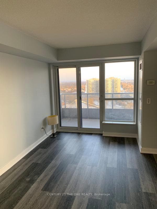 181 Village Green Square Unit 2020 photo 7
