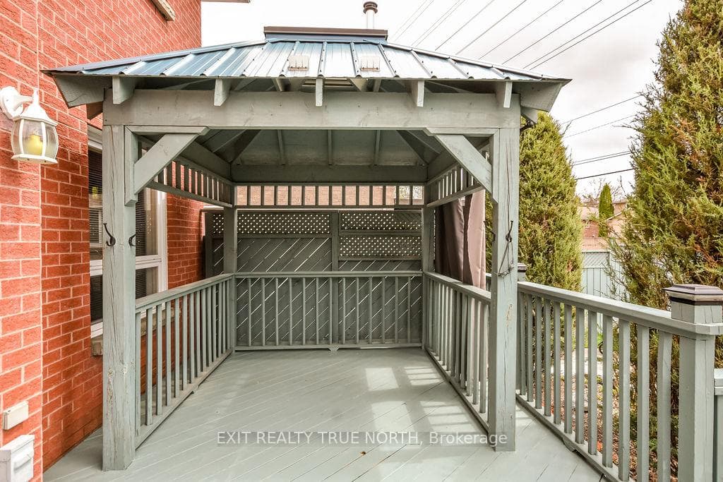 53 Etherington Crescent photo 34