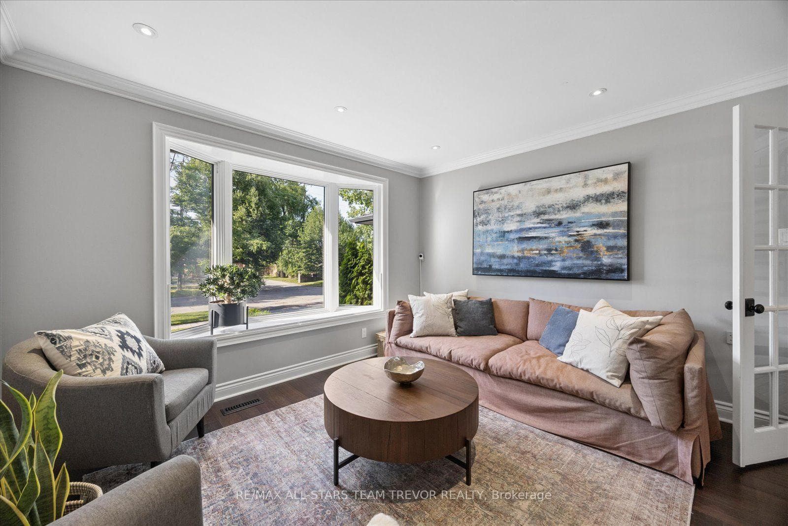 67 Riverglen Drive photo 3