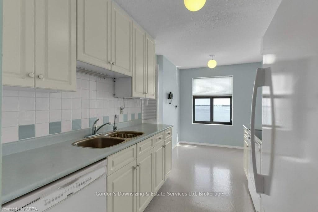 185 ONTARIO Street Unit 1301 photo 18