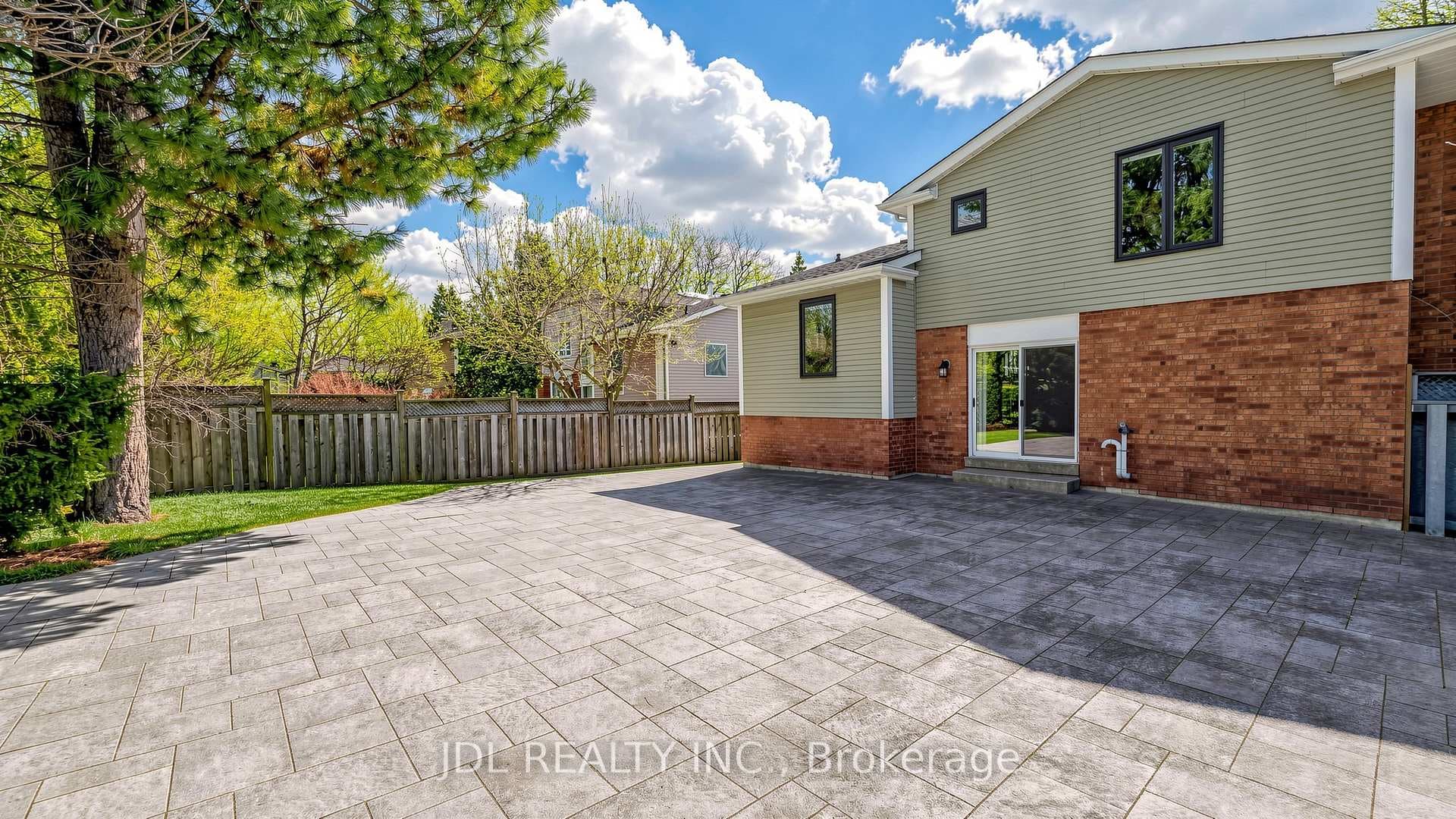 16 Breckonwood Crescent photo 38