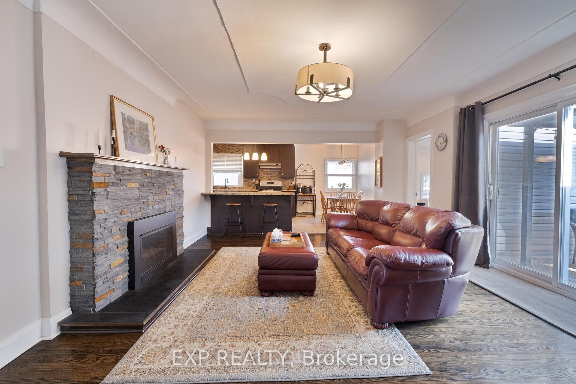 316 Barton Street photo 6