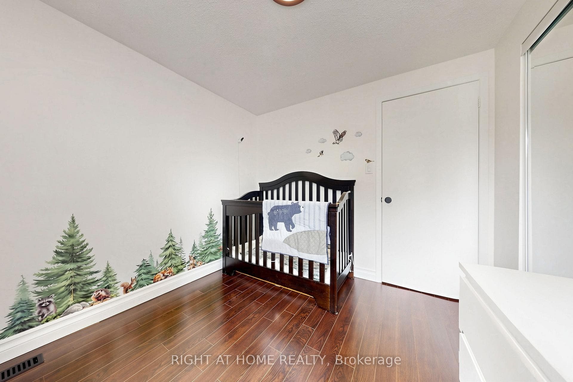 80 Lillooet Crescent photo 27