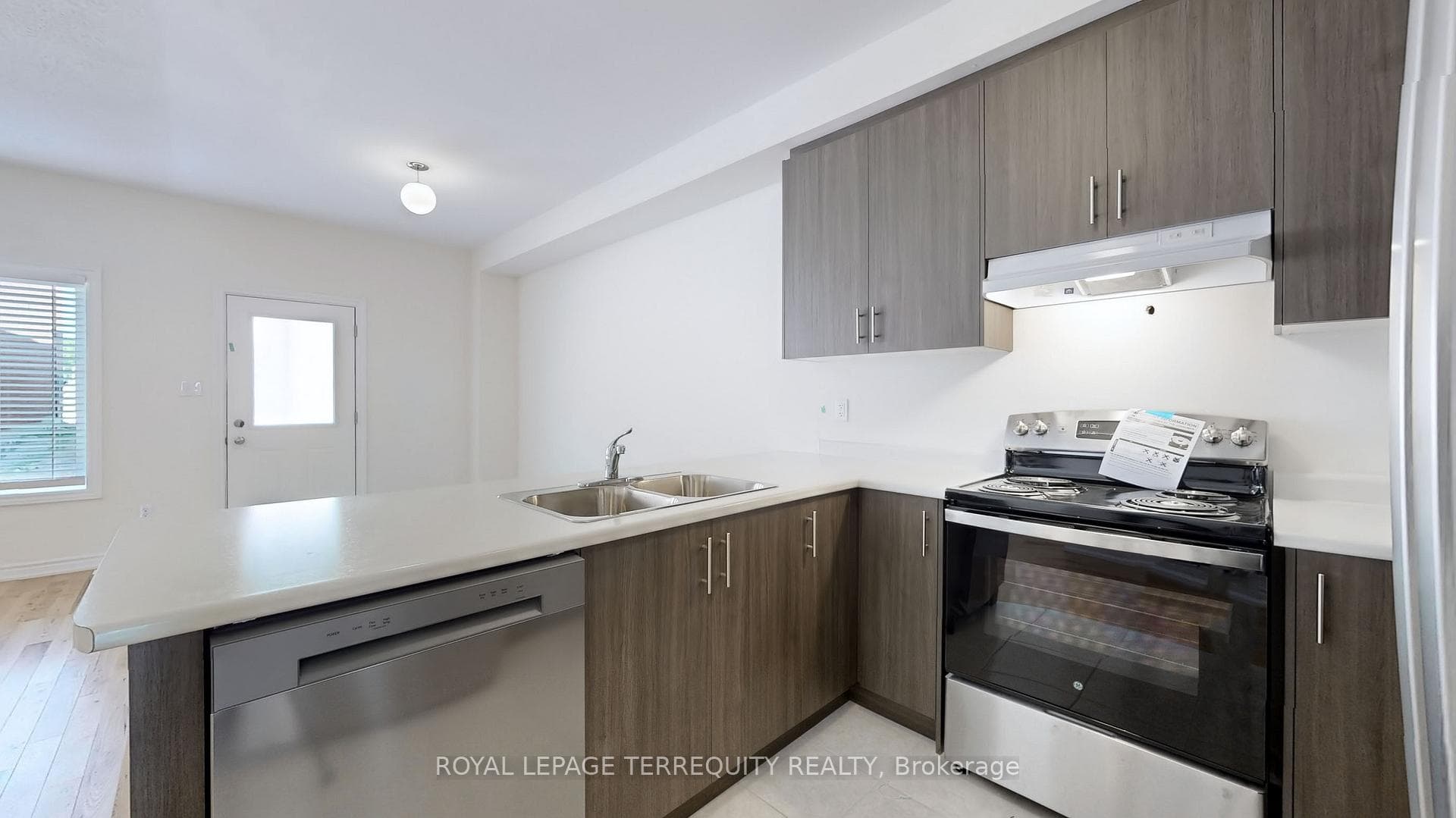 1112 Cameo Street photo 17