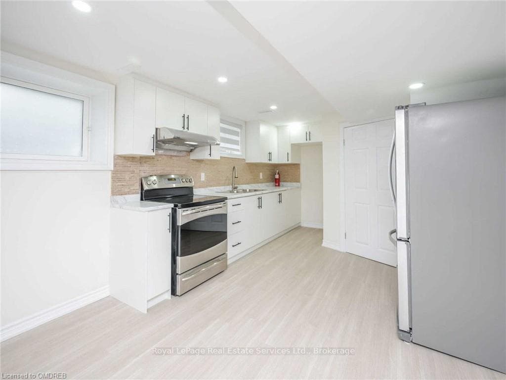 372 HIGHSIDE Drive Unit Basement photo 6