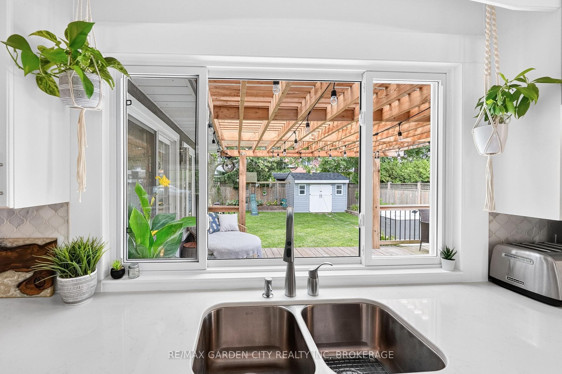 118 Riverdale Drive photo 11