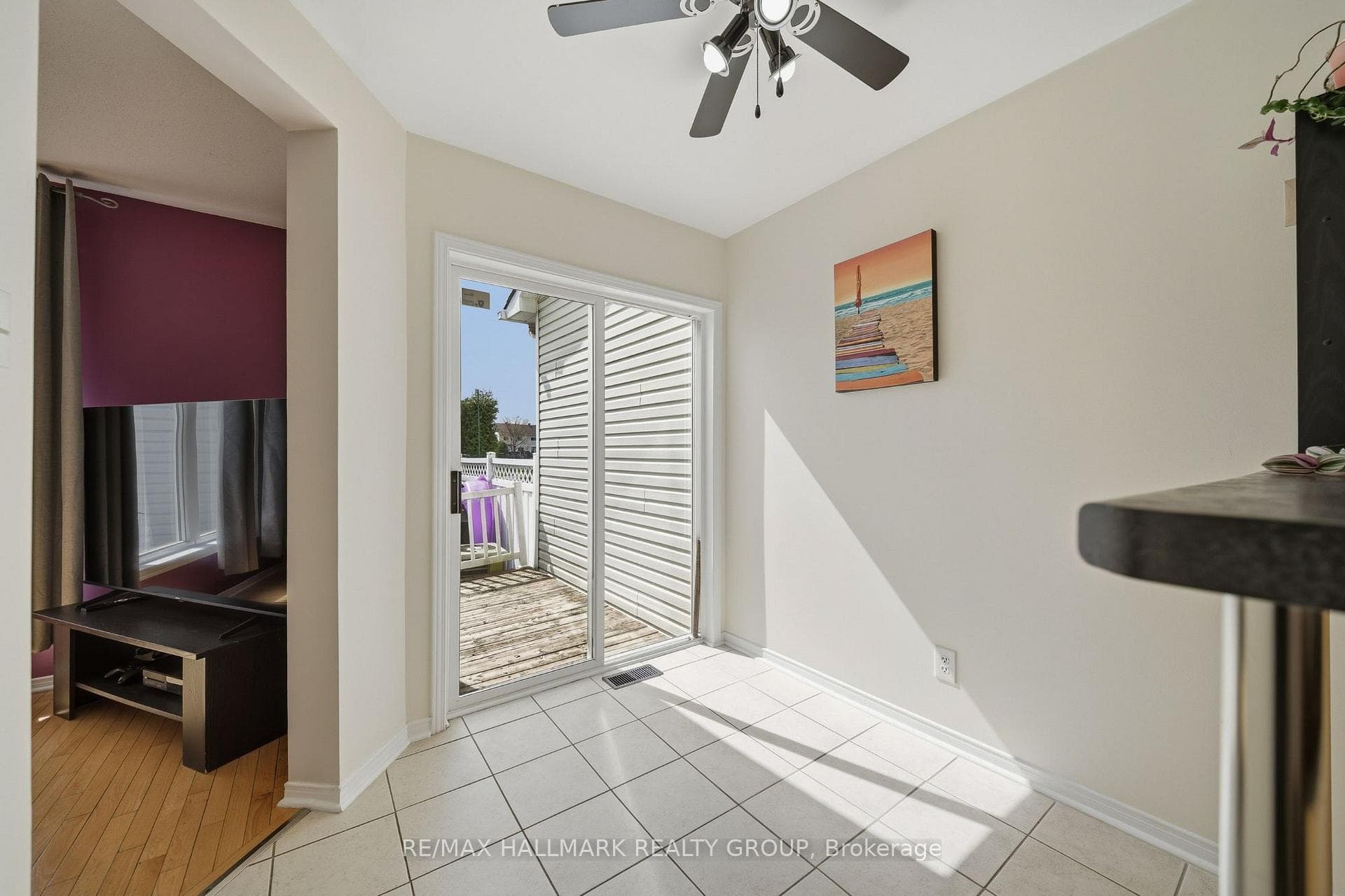 902 Paradise Crescent photo 10