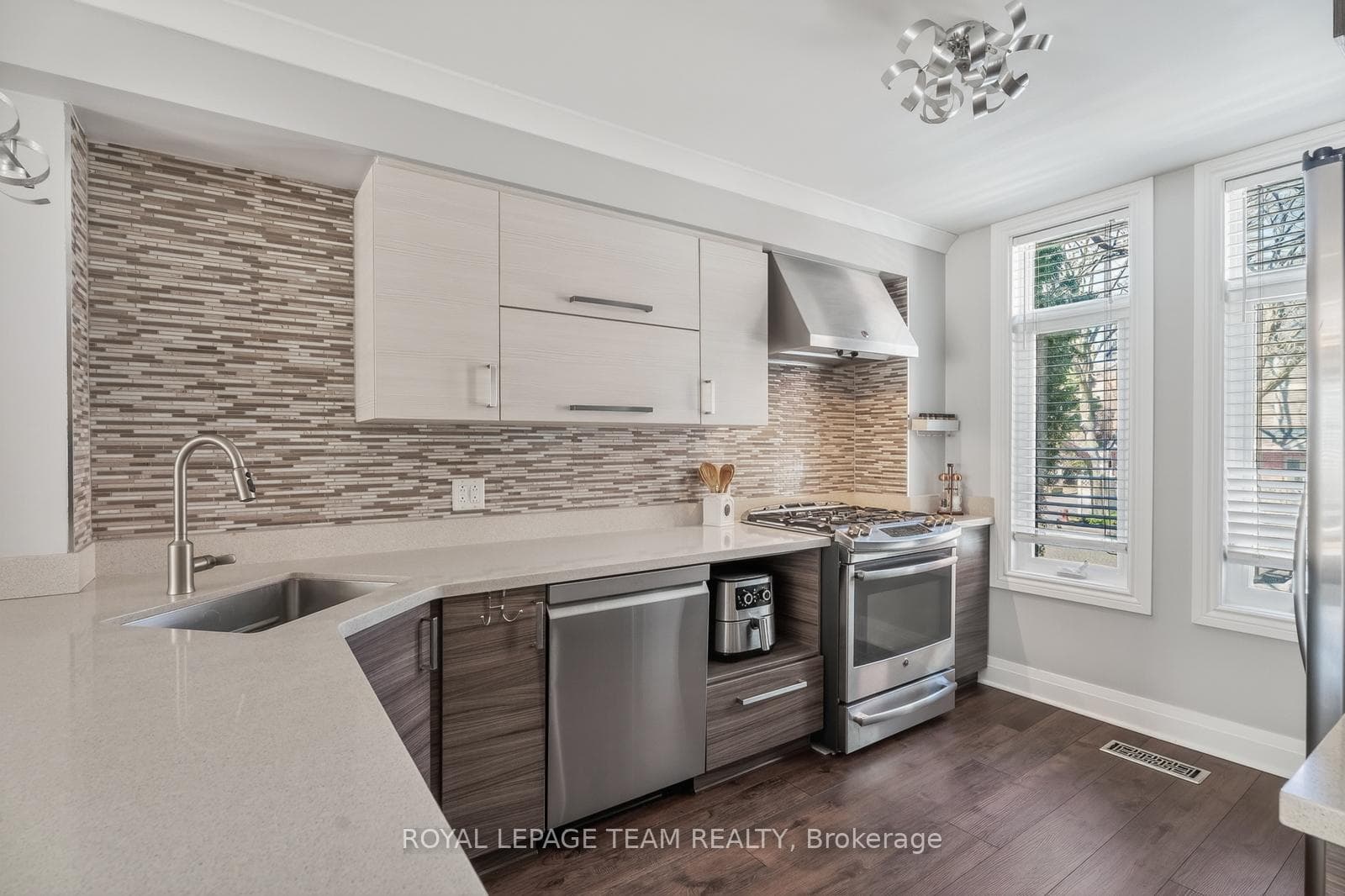 72 GREENFIELD Avenue Unit 10 photo 10