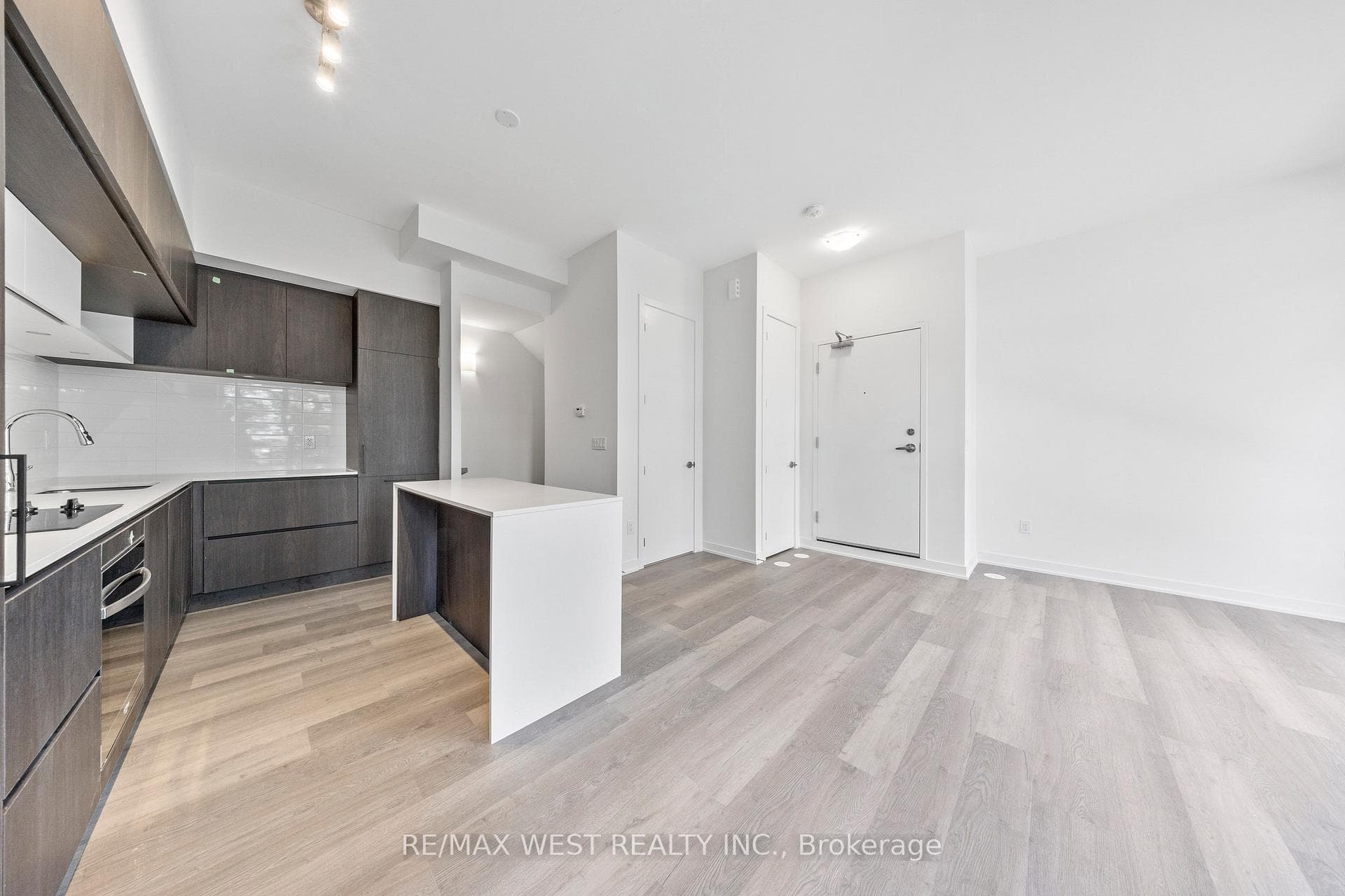 11 David Eyer Road Unit TH1520 photo 9