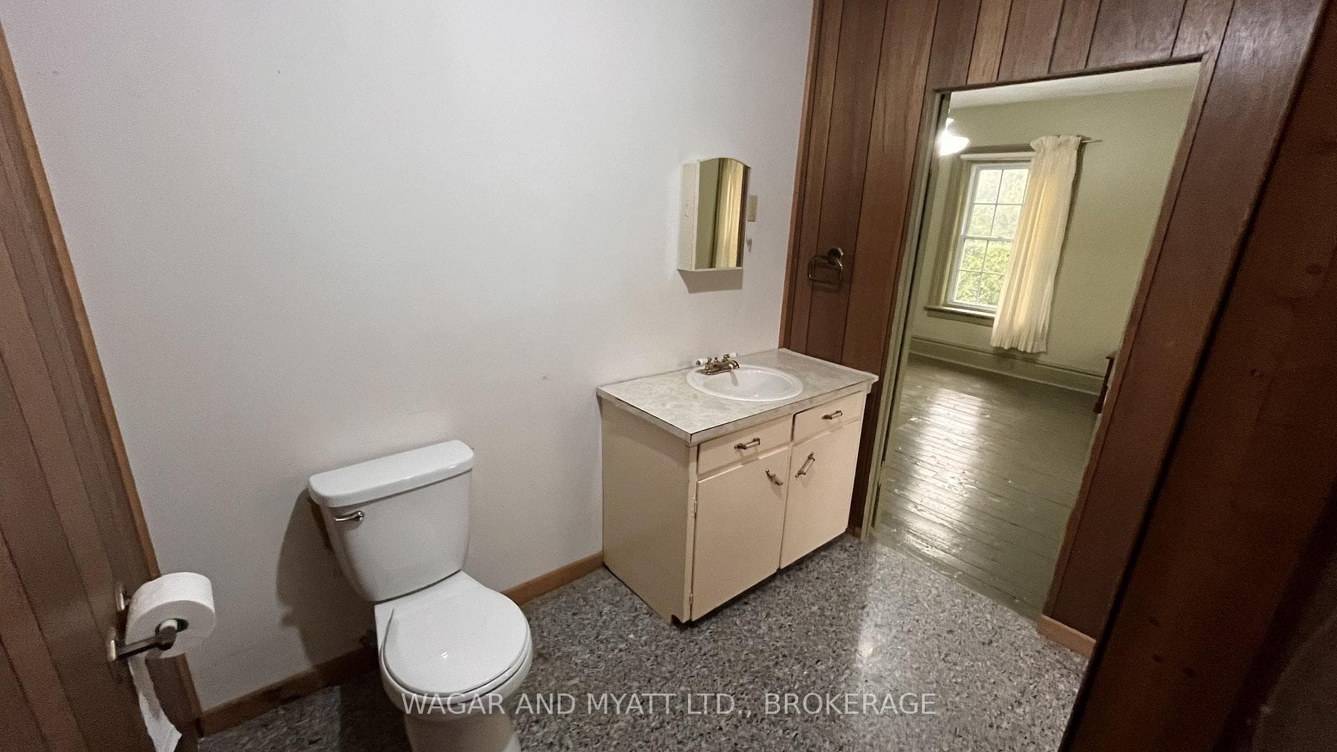 226 CAMDEN Road photo 22