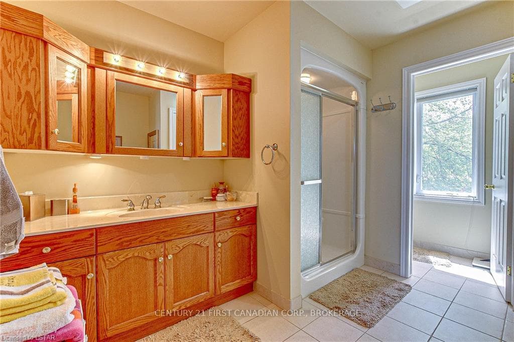 7474 RIVERSIDE Drive photo 28