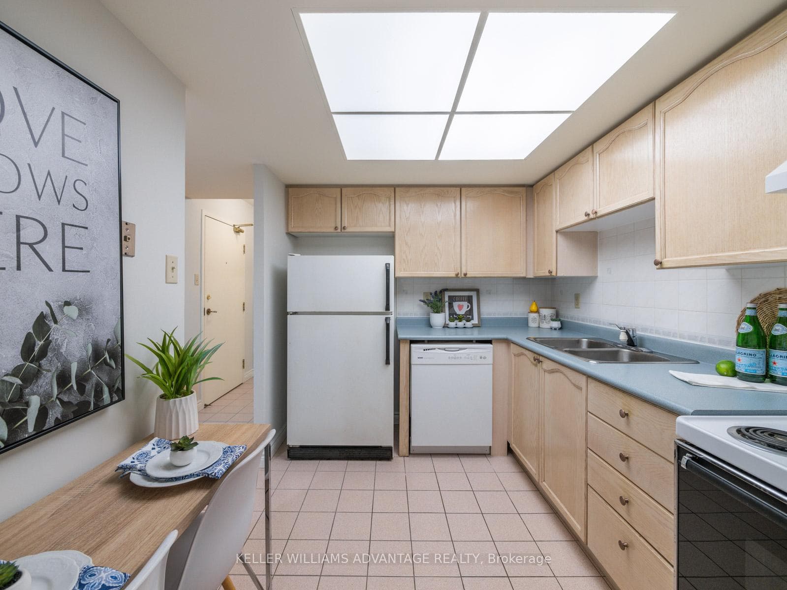 1093 Kingston Road Unit 1005 photo 9