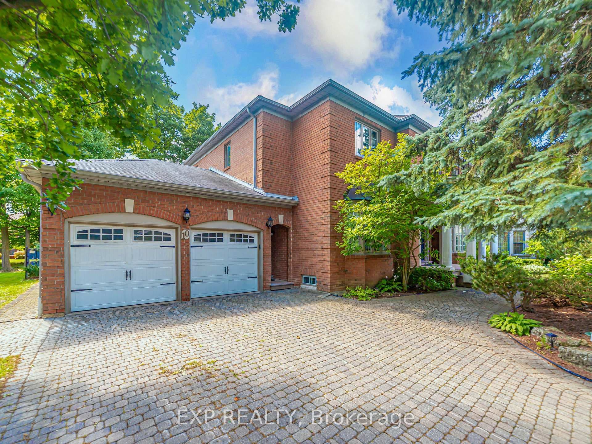 10 Edmund Crescent photo 2