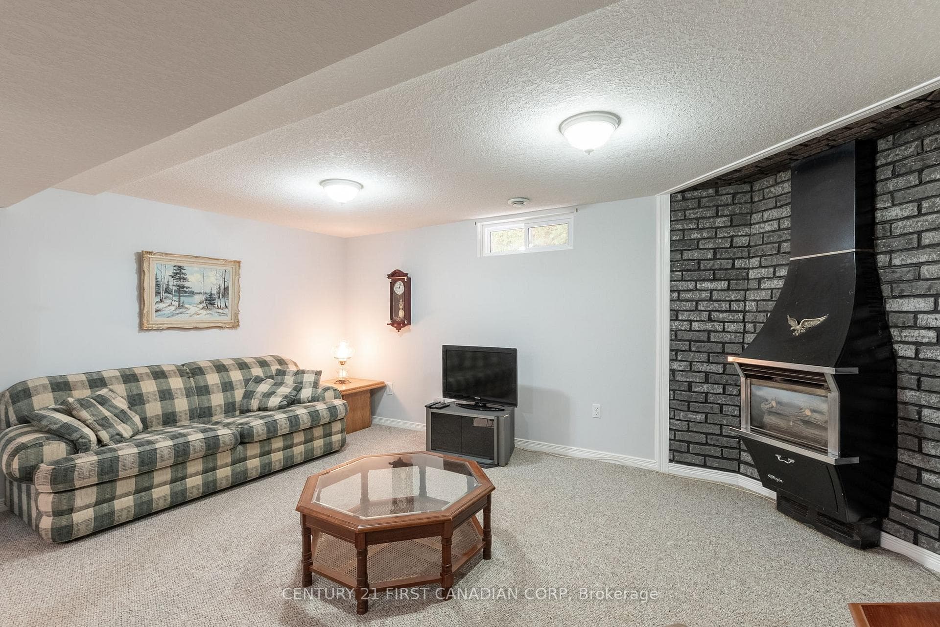 4 Taylor Crescent photo 22