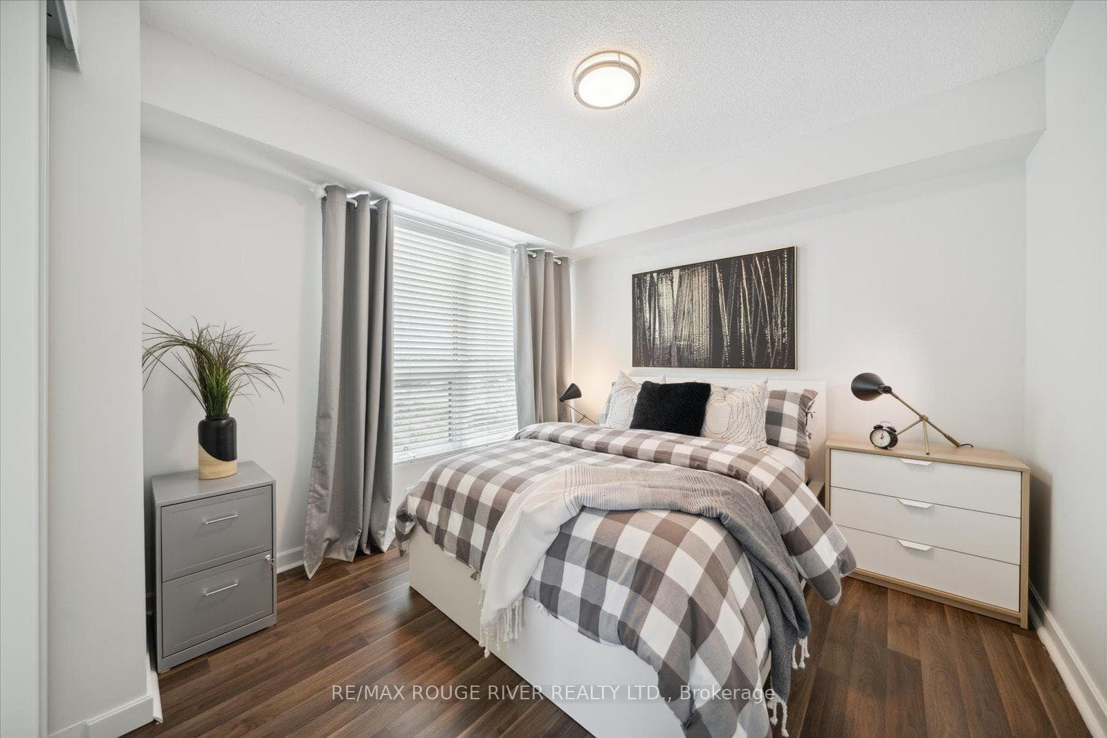1235 Bayly Street Unit 902 photo 18