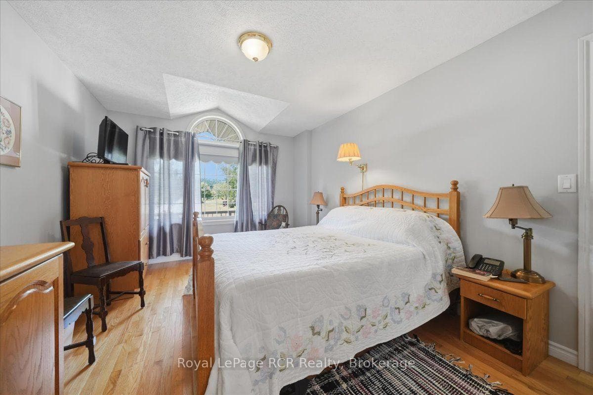255 2nd Avenue photo 8