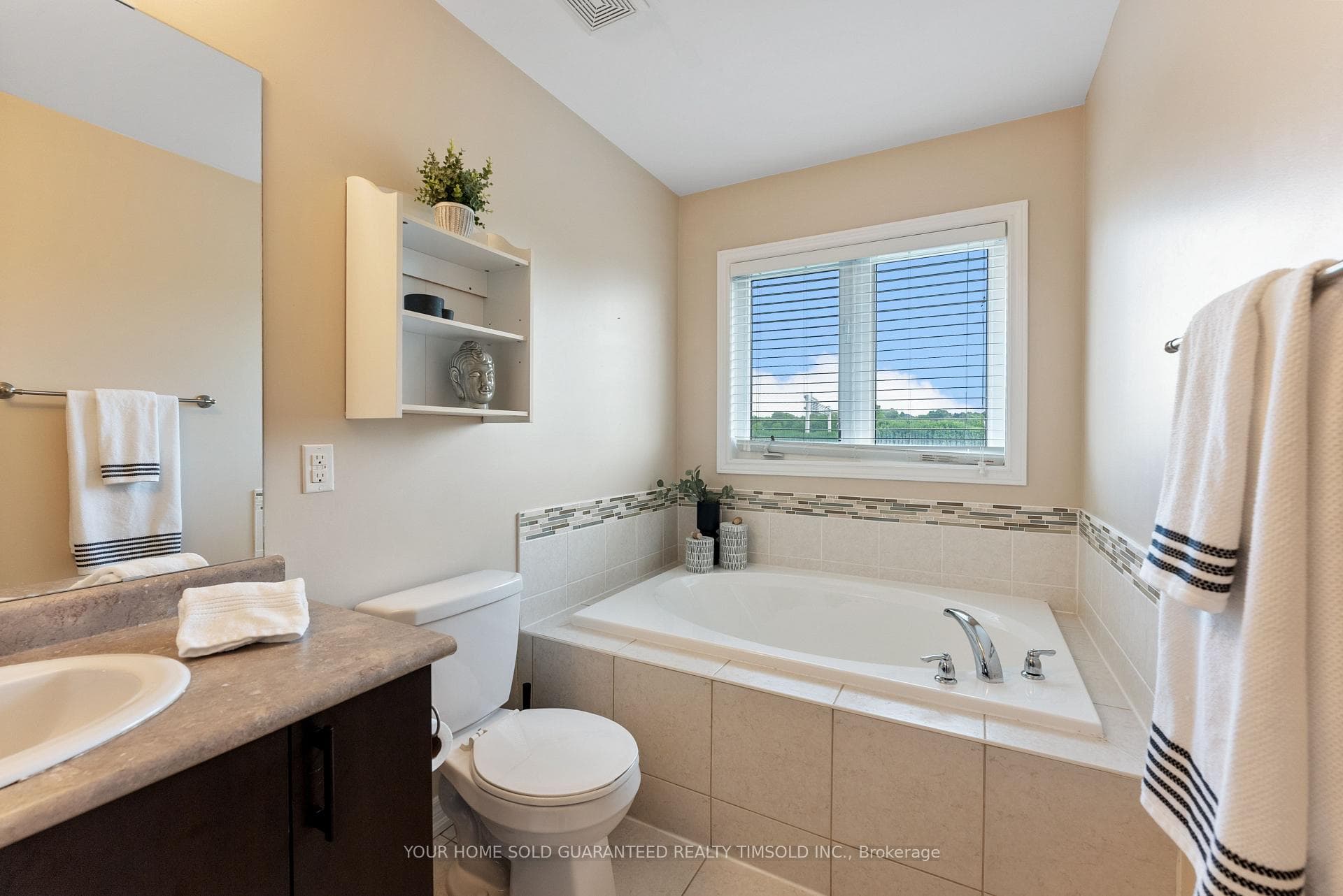 393 Caboto Trail photo 20