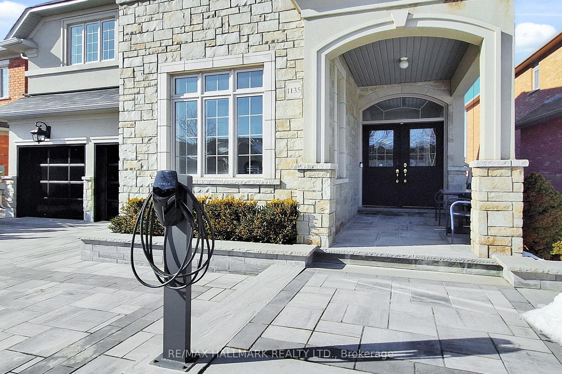1135 Cenotaph Boulevard photo 38
