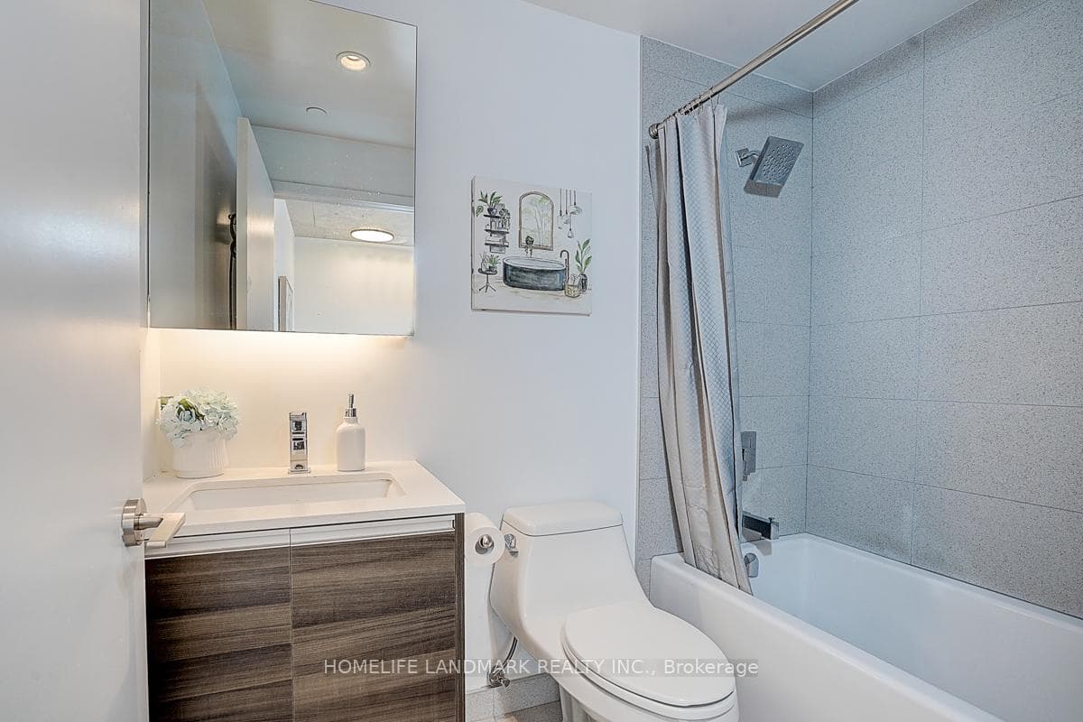 1190 Dundas Street Unit 1204 photo 3