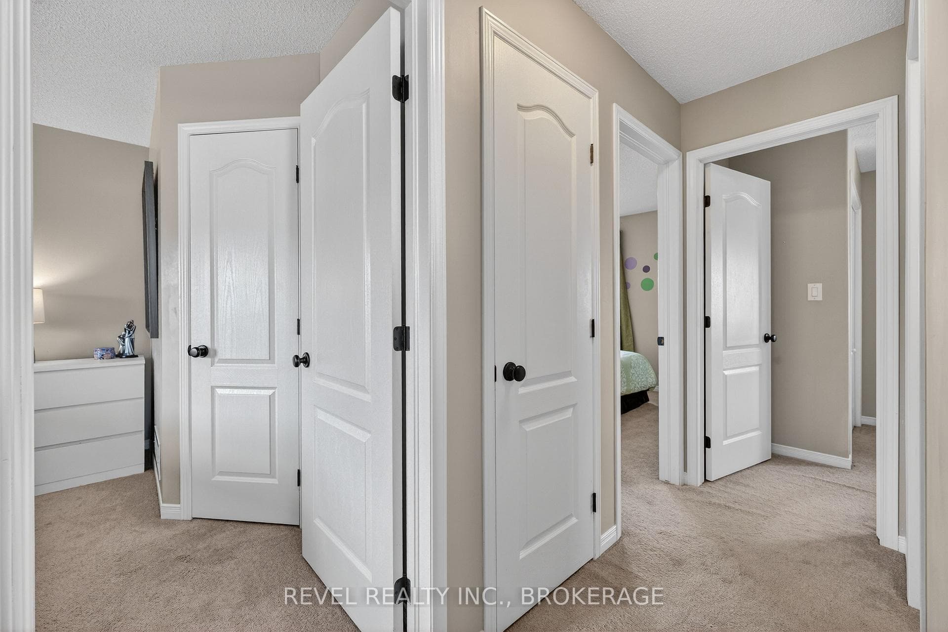 1509 Crimson Crescent photo 15