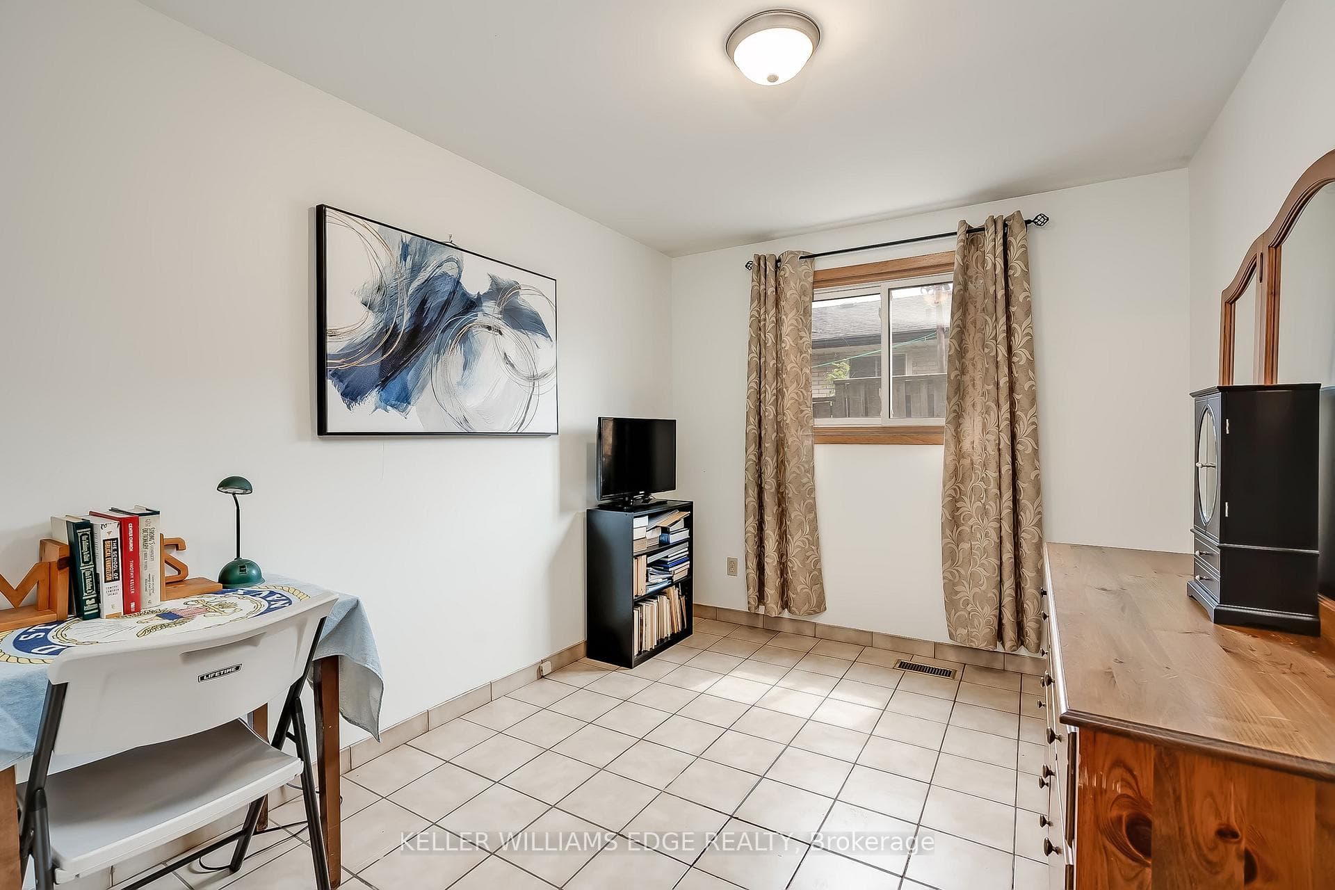 Second Unit 1st Bedroom