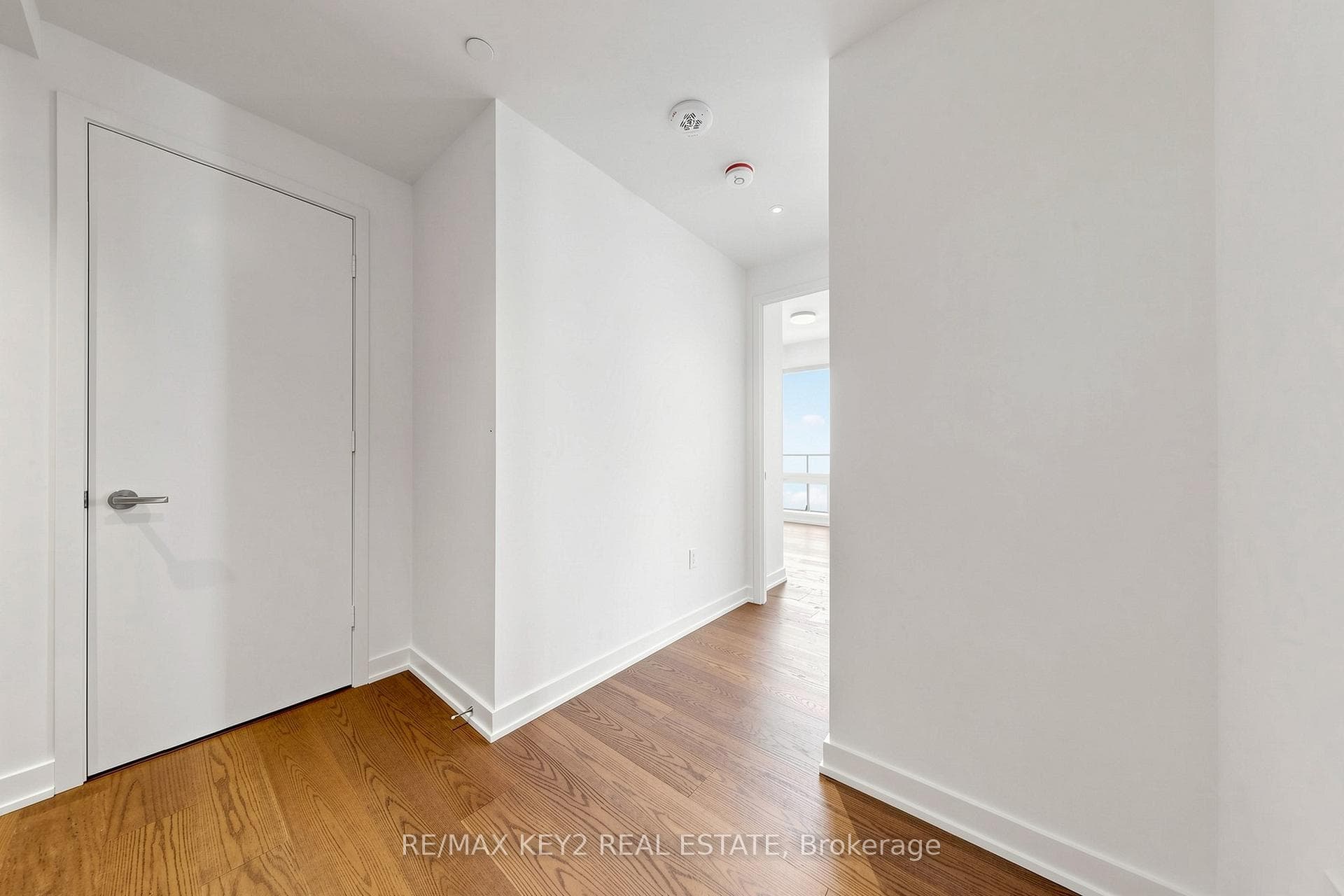 448 Burnhamthorpe Road Unit 4708 photo 11