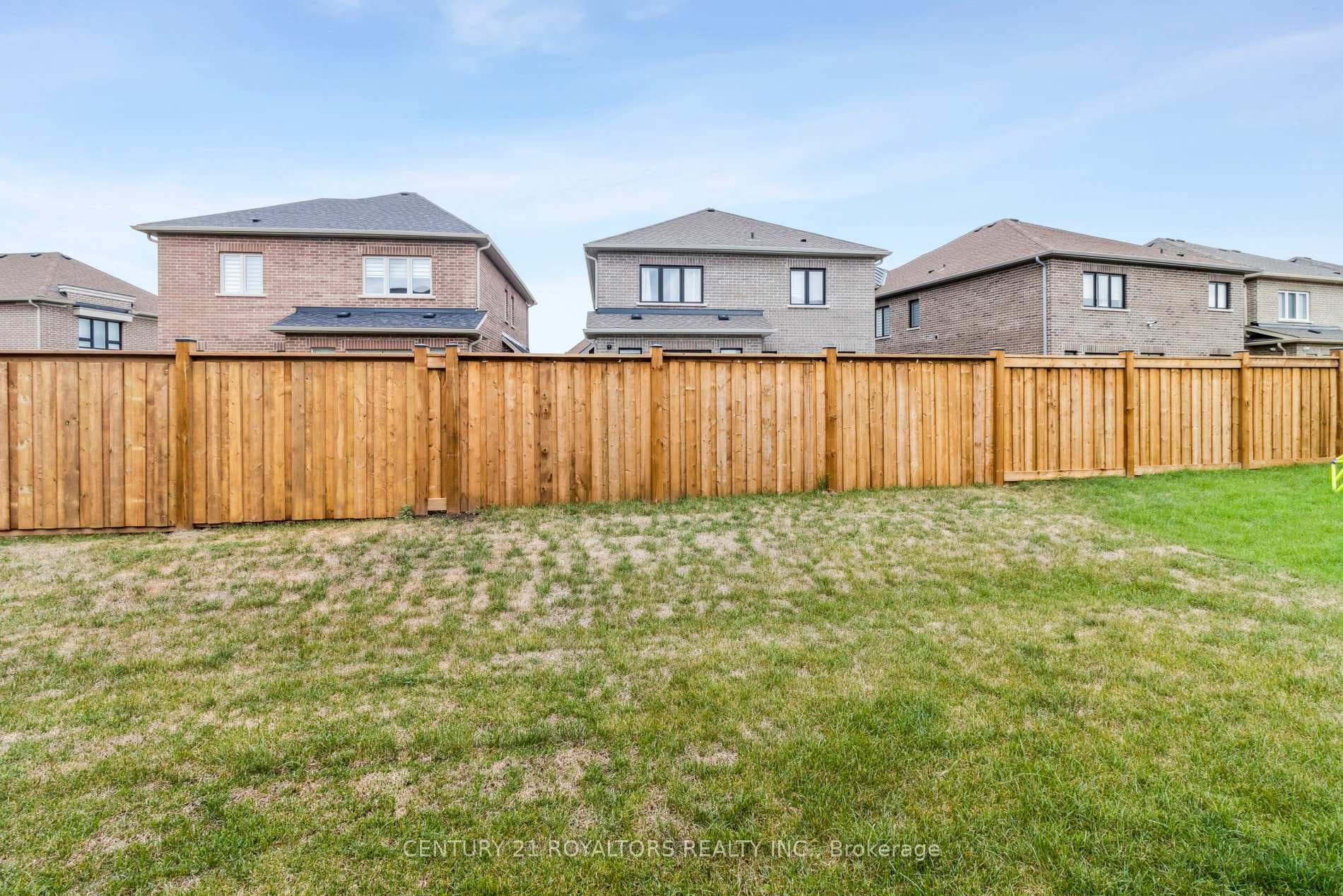 25 Ferragine Crescent photo 44