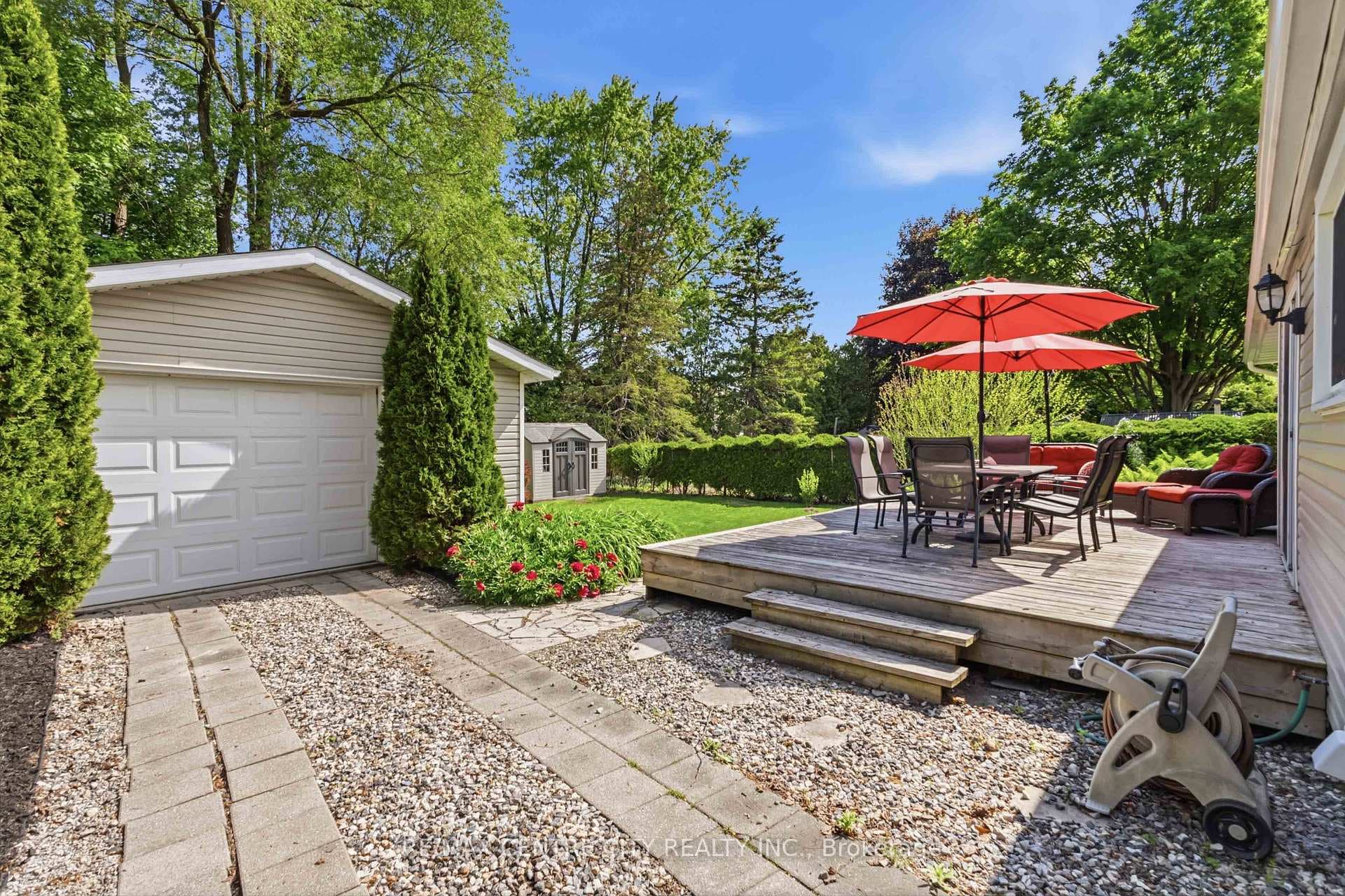 639 Dunboyne Crescent photo 38