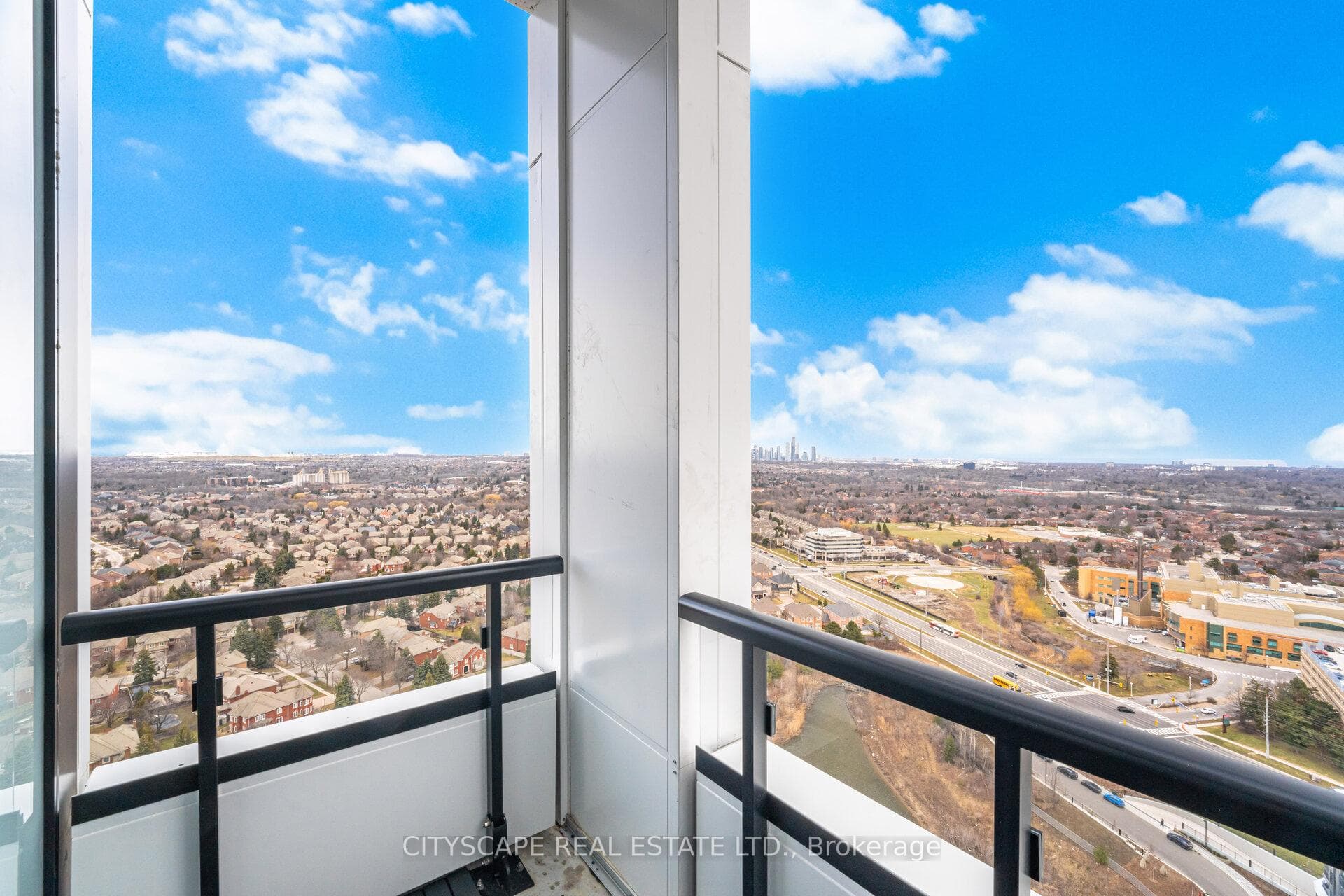 2495 Eglinton Avenue Unit 2711 photo 33