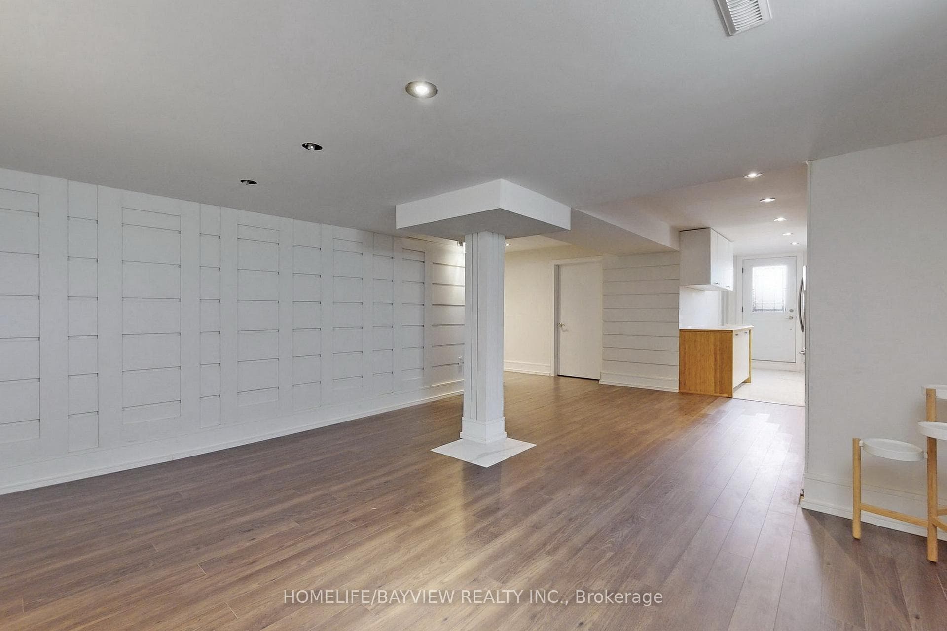 72 Lensmith Drive photo 9
