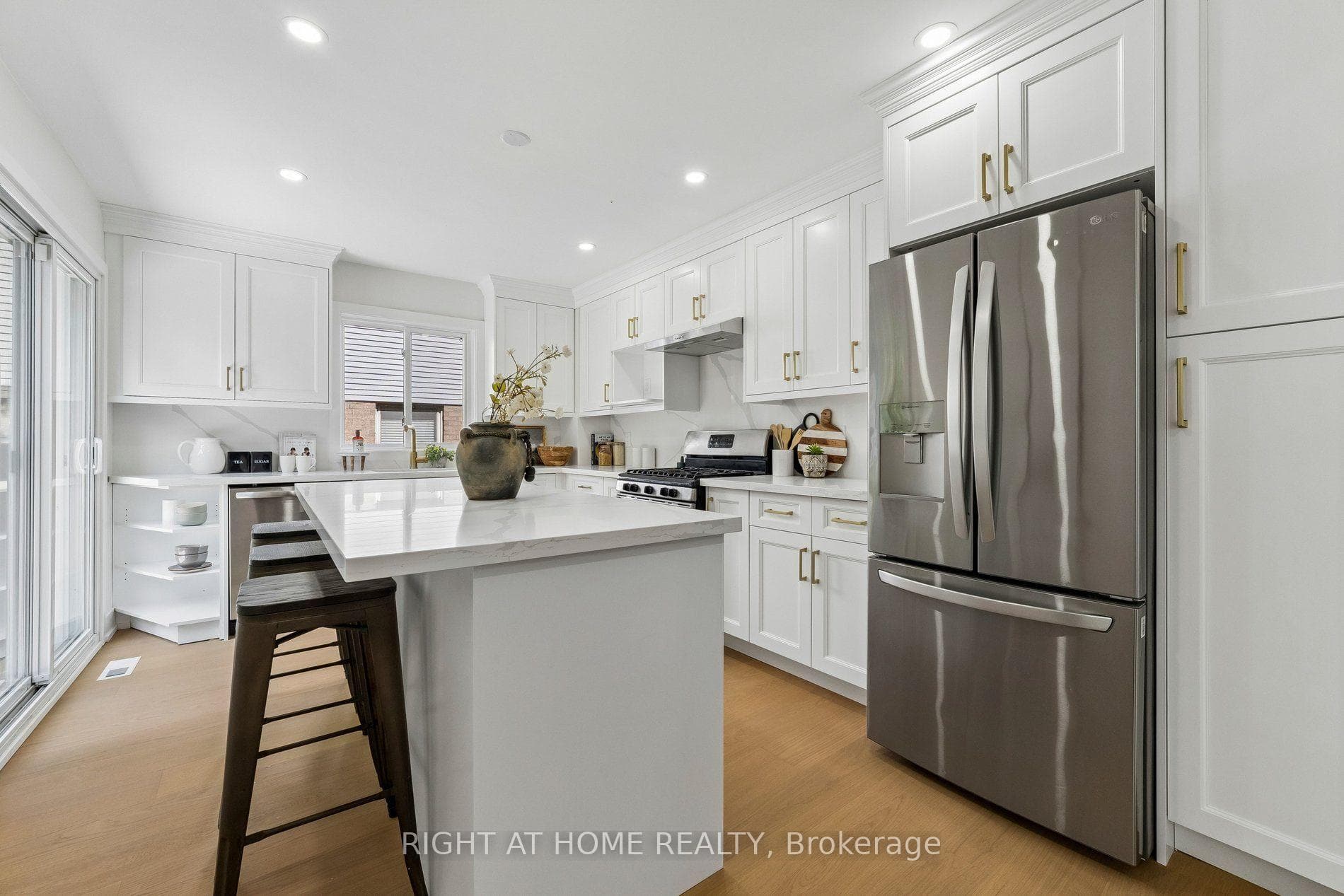 16 Ian Fleming Crescent photo 16