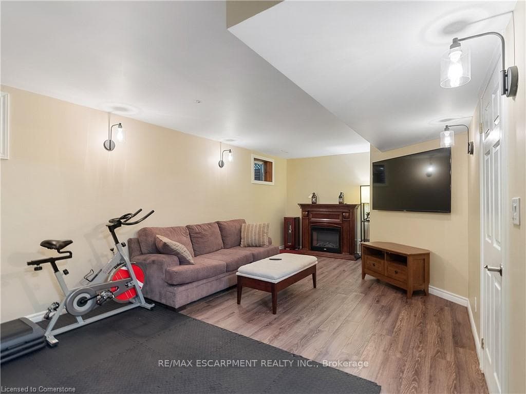 8 Marlow Avenue photo 29