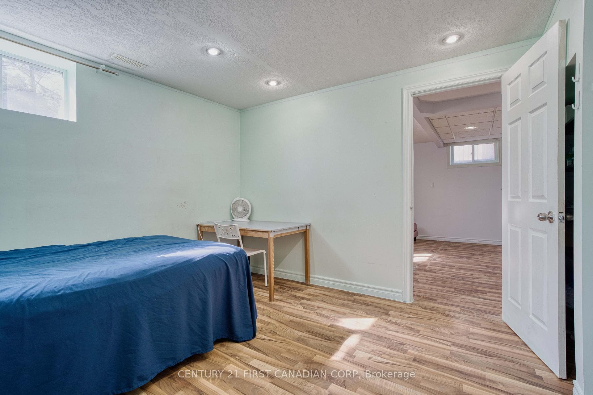 89 Mctaggart Court photo 36