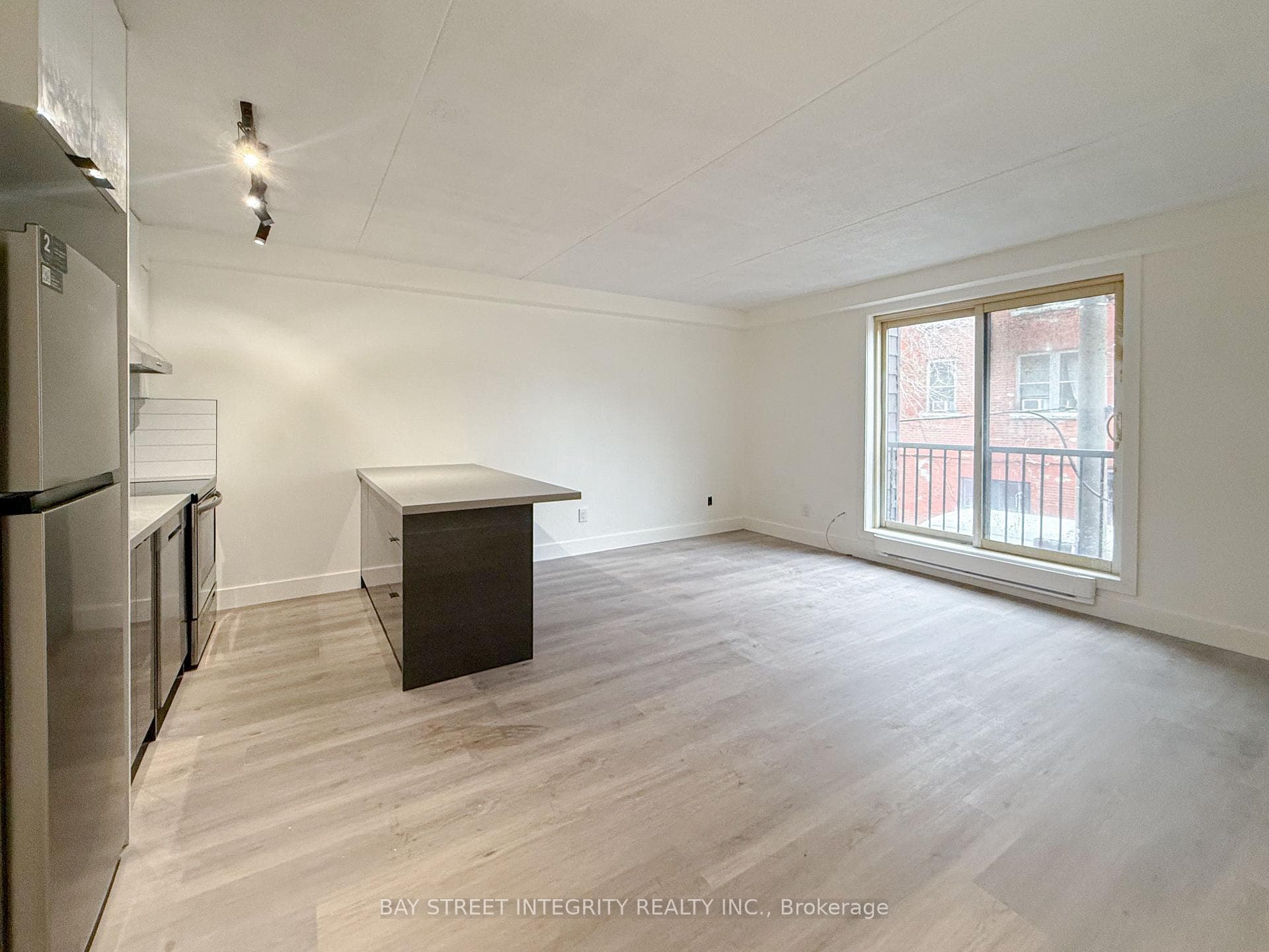 678 Queen Street Unit Unit 2 photo 6