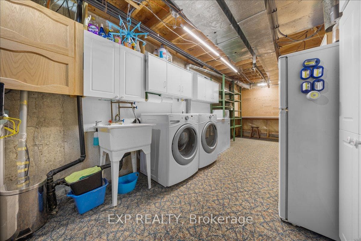 494 Lawler Crescent photo 30